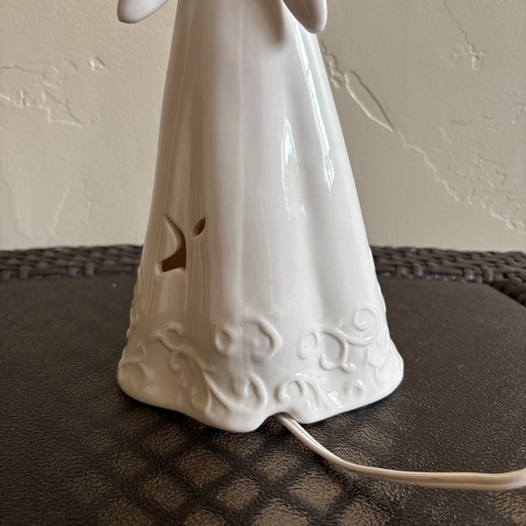 Delton Products Corp. Electric Ceramic Angel Lamp Night Light Approx. 12" H - Picture 8 of 13